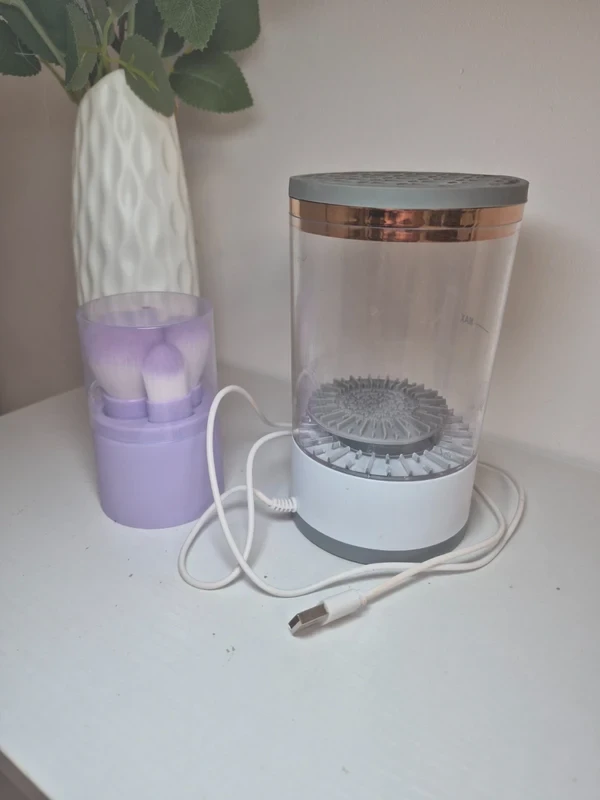 Nettoyeur de pinceaux electrique et kit de pinceaux lila utilisé 1 fois